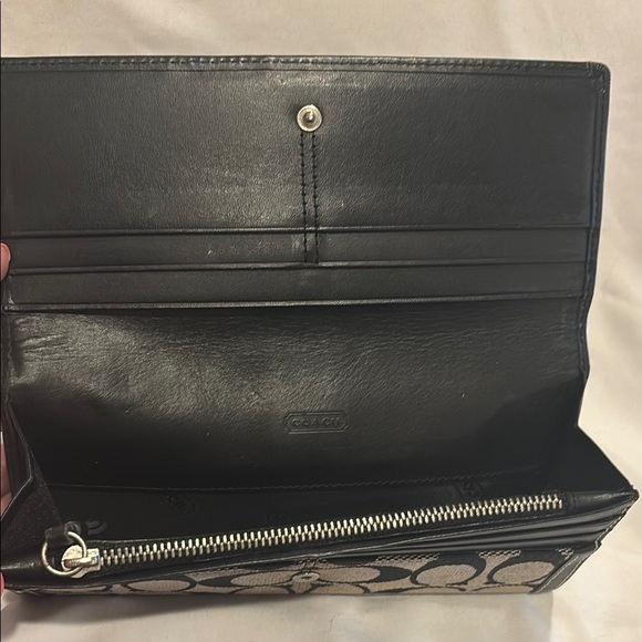 Coach Monogram Signature Wallet - Picture 7 of 10